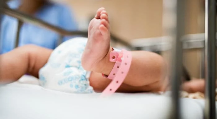 Le bébé n'est pas le mien, que faire